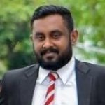 އަލްއުސްތާޛު އާދަމް ޝަމީމު