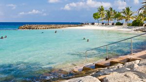 2013-04-10-11-20-45artificial-beach-maldives
