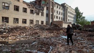 2022-05-29T172709Z_1636323011_RC25HU92XR8V_RTRMADP_3_UKRAINE-CRISIS-DONBAS