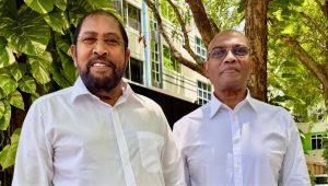 ޖެނެރަލް މޫސާ ޖަލީލާއެކު ޖުމްހޫރީ ޕާޓީގެ ލީޑަރު، މަހުޖަނު ގާސިމް އިބްރާހިމް (ވ)