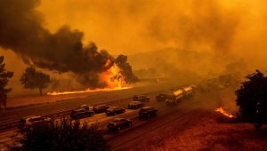 287a7927-2379-4024-acf1-f04702057f77-California_Wildfires_02