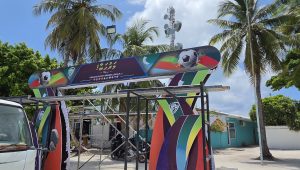 ދިވެހި ޕްރިމިއަރ ލީގުގެ މެޗުތަކަށް މަރުހަބާ ކިއުމަށް ދިއްދޫގައި ގިޑިގެ ޖެހުމުގެ މަސައްކަތް ކުރިއަށްދަނީ...
