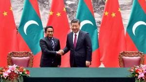 ރައީސް ޔާމީނާއި ޗައިނާގެ ރައީސް 
 ޝީ ބައްދަލުކުރައްވަނީ -ފޮޓޯ: ފޮރިން މިނިސްޓްރީ