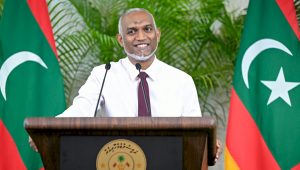 ދުނިޔޭގެ ރެކޯޑު މުގުރައިލި، ގާތްގަނޑަކަށް 15 ގަޑިއިރުގެ ޕްރެސް ކޮންފަރެންސްގައި ރައީސުލްޖުމްހޫރިއްޔާ ޑޮކްޓަރ މުހައްމަދު މުއިއްޒު އިއްޔެ ވާހަކަފުޅުދައްކަވަނީ