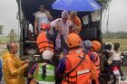 Rescuers evacuate people in Sablayan - Occidental Mindoro province - Philippines
