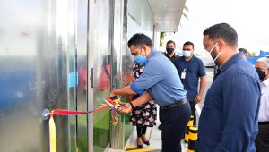 ސްޓެލްކޯ އިން ހެދި ބަސް ސްޓޮޕް ހުޅުވުމުގެ ރަސްމީޔާތުގެ ތެރެއިން... -ފޮޓޯ: ރައީސް އޮފީސް