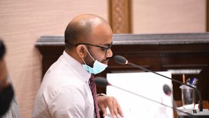 މެމްބަރުންގެ ސުވާލުތަކަށް ހެލްތު މިނިސްޓަރ އަމީރު މަޖުލީހުގެ ކޮމިޓީގައި އިއްޔެ ޖަވާބު ދެއްވަނީ  -ފޮޓޯ: މަޖިލިސްގެ އިދާރާ