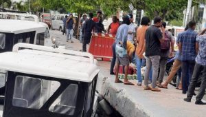 ރަތްކުލައިގެ ފޮށި ކައިރީގައި ބިޔަރު ދަޅުތައް އަތުރާފައި... -އަދިވެސް ފޮޓޯ: އިމްތިޔާޒު