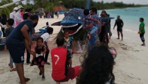 ބޮޑު އީދުގައި ބޮޑުމަސް ދުއްވުމުގެ ކުޅިވަރު ކުޅެނީ -އަދިވެސް ފޮޓޯ: އަބްދުﷲ މުއާޒު