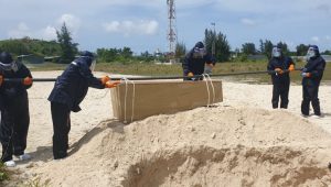 ކޮވިޑްގައި މަރުވި މީހަކު ހުޅުމާލޭ ސަހަރާގައި ވަޅުލަނީ -އަދިވެސް ފޮޓޯ