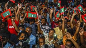 ގައުމީ ދިދައާއެކު ދިވެހިން އަޑުއުފުލަނީ: ރަނގަޅު ޑިމޮކްރަސީއެއް ގެންނަން އަބަދުވެސް ބޭނުންވޭ.. -ފޮޓޯ:އޭ.ޕީ