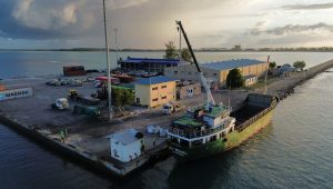 ހިތަދޫ ޕޯޓުގައި މުދާ ބޭލުމުގެ މަސައްކަތް ކުރިއަށްދަނީ