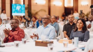 އައިޖީއެމްއެޗްގެ އިސް ވެރިން މެޑަމް ފަޒުނާއާއެކު ކޮންފަރެންސެއްގައި  -ފޮޓޯ: އައިޖީއެމްއެޗް
