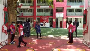 މެންދުރުފަހުގެ ސެޝަނަށް މަޖީދިއްޔާ ސްކޫލަށް ކުދިން ވަންނަނީ.. އަދިވެސް ފޮޓޯ