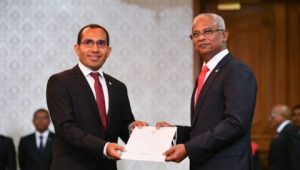 ވަޒީރުކަމުގެ ފަތްކޮޅު ރައީސުލްޖުމްހޫރިއްޔާގެ އަތްޕުޅުން މަލީހަށް ދެއްވަނީ -ފޮޓޯ: ރައީސް އޮފީސް