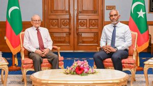 ރައީސުލްޖުމްހޫރިއްޔާ ޑޮކްޓަރ މުޙައްމަދު މުޢިއްޒު (ކ)، ރައީސް މައުމޫނާ ބައްދަލު ކުރައްވަނީ