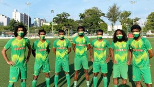 މާޒިޔާ ޓީމުގެ ކުޅުންތެރިން ޕްރެކްޓިހުގައި މާސްކް އަޅައިގެން