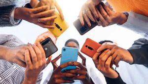 mobile phone social media