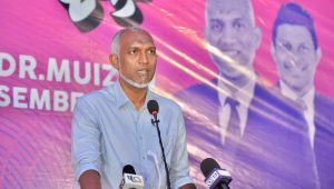 ދުވާފަރުގައި ބޭއްވި ކެންޕެއިންގެ ޖަލްސާގައި ޑރ. މުހައްމަދު މުއިއްޒު ވާހަކަފުޅު ދައްކަވަނީ