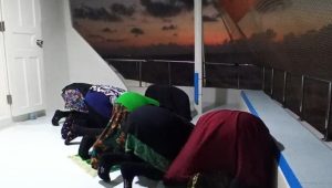 ނައިފަރު އަންހެނުންގެ މަސްދަތުރުގެ ތެރެއިން   -ފޮޓޯ: ފިޝަމަންސް އެސޯސިއޭޝަން އޮފް ނައިފަރު