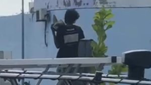 ލޯންޗަކުން ބުރަފަތި ނައްޓާލައިގެން ގެންދަނީ --ފޮޓޯ ސޯޝަލް މީޑިއާ