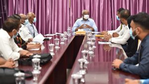 ކުޅުދުއްފުށީ ރީޖަނަލް ހޮސްޕިޓަލްގެ އިސްވެރިންނާ ރައީސުލްޖުމްހޫރިއްޔާ އިބްރާހީމް މުޙައްމަދު ޞާލިޙް ބައްދަލުކުރައްވަނީ