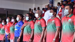 ނަމާލް ރާޖަޕަކްސަ އާއި ރައީސް ސޯލިހާއި ނައިބު ރައީސްއާއި އެހެނިހެން ބޭފުޅުން އިއްޔެގެ މެޗު ބައްލަވަނީ -ފޮޓޯ: ރައީސް އޮފީސް