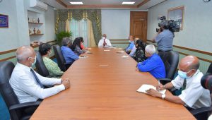 ގައުމީ އިނާމާ ބެހޭ ކޮމިޓީގެ މެމްބަރުންނާ ރައީސް ސޯލިހު ބައްދަލު ކުރައްވަނީ