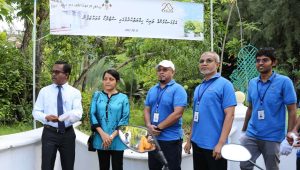 މާލޭ ހުކުރު މިސްކިތުގެ މުންނާރާއި ފެންވަޅުތައް ސްޓެލްކޯ އިން ސާފުކުރަން ފެށުމުގެ ތެރެއިން.. -ފޮޓޯ: ސްޓެލްކޯ