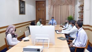 އައްޑޫ ފްލައިންގ ސްކޫލުގެ މައްސަލައިގައި ނައިބު ރައީސް މަޝްވަރާކުރައްވަނީ -ފޮޓޯ: ރައީސް އޮފީސް